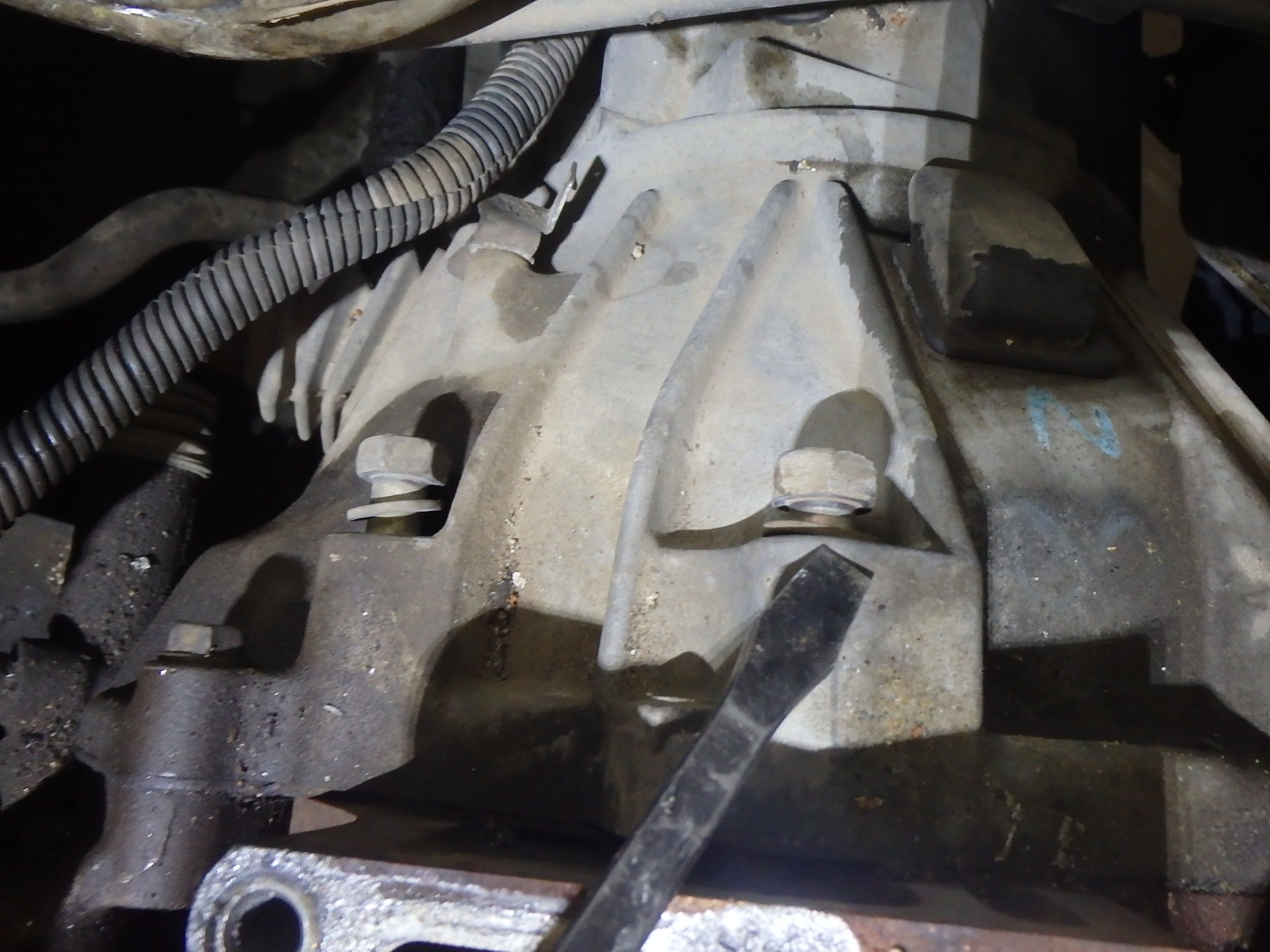 Loose bellhousing bolts